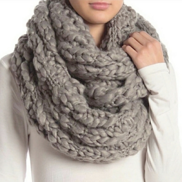 Free People Accessories - Free People Grey Dreamland Chunky knit Scarf